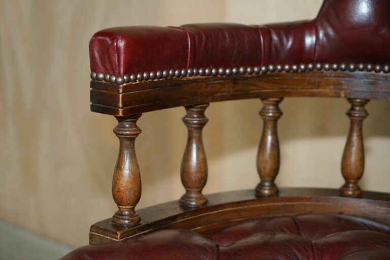 FINE CIRCA 1900 ANTIQUE CHESTERFIELD OXBLOOD CAPTAINS CHAIRS HILLCREST