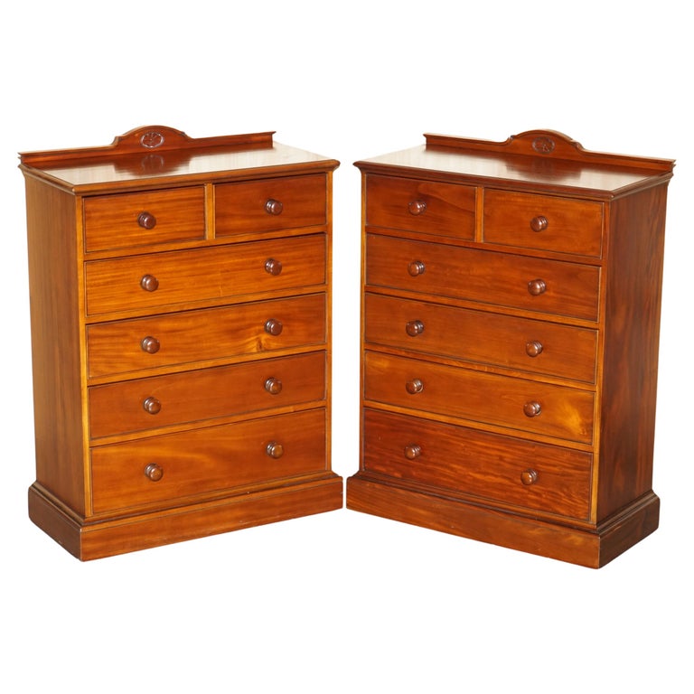 EXQUISITE PAIR OF VINTAGE FLAMED MAHOGANY CHEST OF DRAWERS PART OF A SUITE