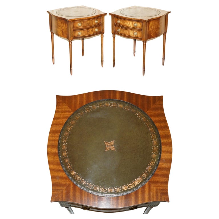 STUNNING PAIR OF VINTAGE FLAMED MAHOGANY GREEN LEATHER BEVAN FUNNELL SIDE TABLES