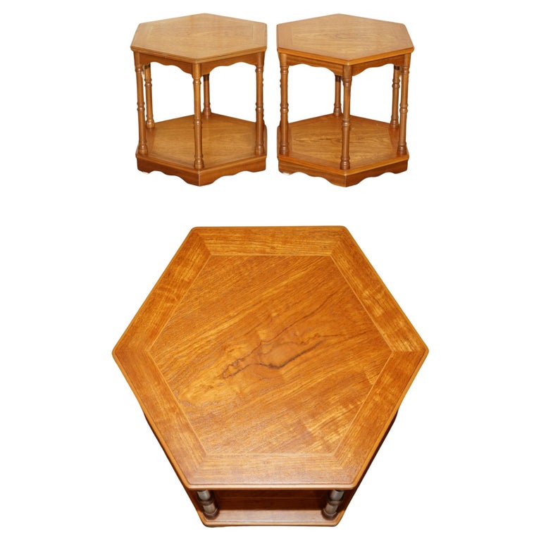 FINE PAIR OF VINTAGE HEXAGONAL SIDE END TABLES WITH CHIPPENDALE BAMBOO PILLARS