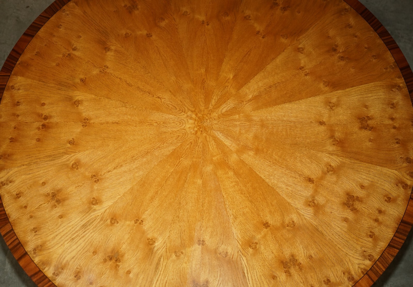 BRAND-NEW-BURR-BURL-OAK-EXTENDING-JUPE-ROUND-DINING-TABLES-SEATS-6-10-PEOPLE-205810180440-10