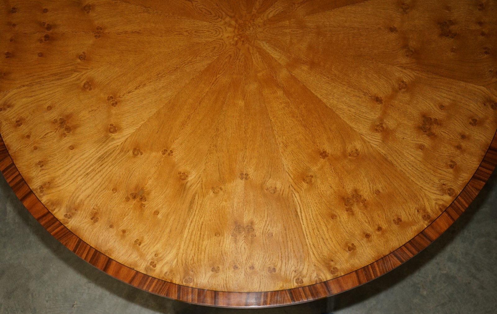 BRAND-NEW-BURR-BURL-OAK-EXTENDING-JUPE-ROUND-DINING-TABLES-SEATS-6-10-PEOPLE-205810180440-11