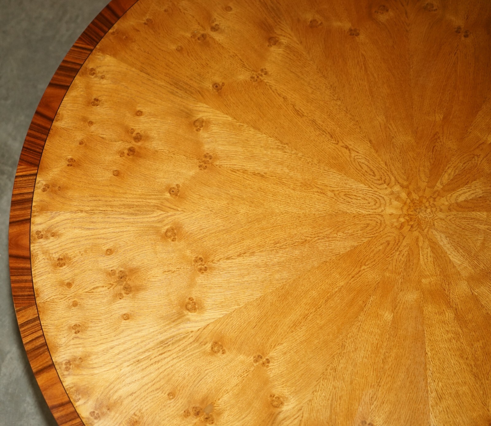 BRAND-NEW-BURR-BURL-OAK-EXTENDING-JUPE-ROUND-DINING-TABLES-SEATS-6-10-PEOPLE-205810180440-12