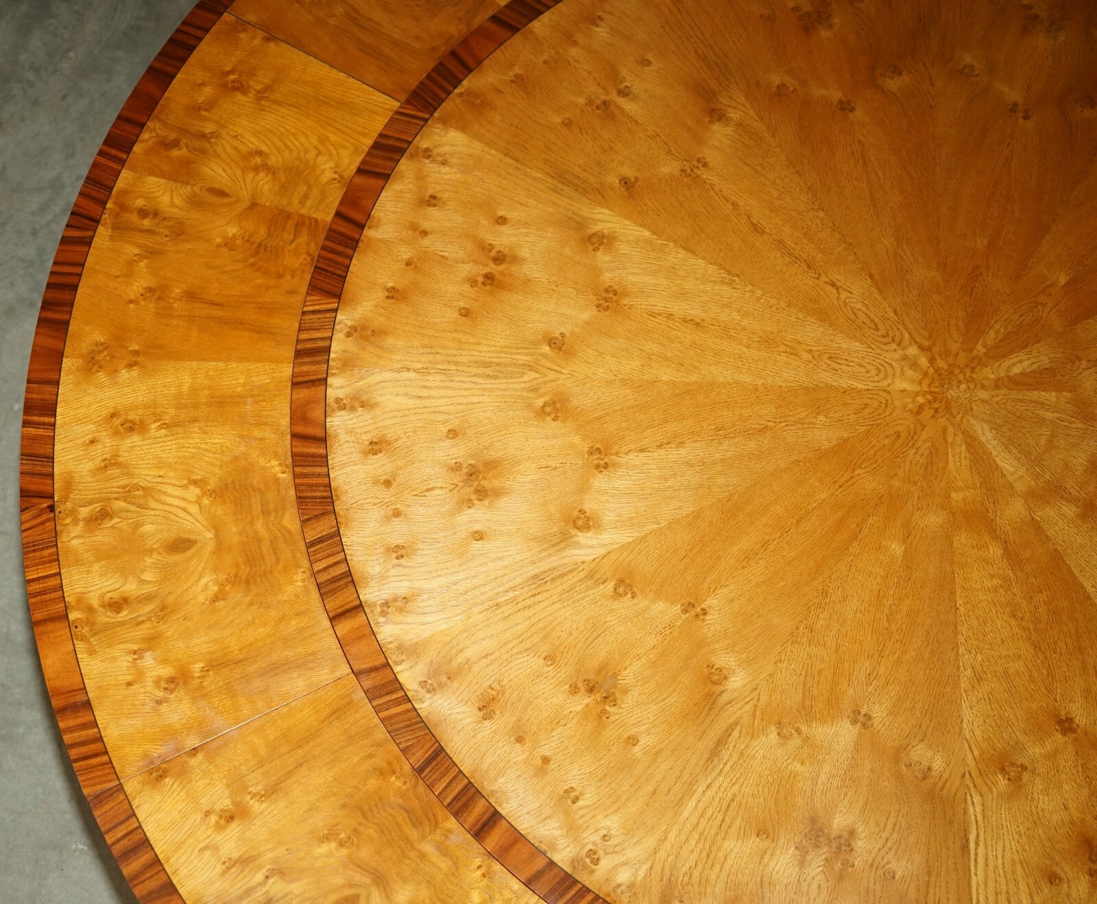 BRAND-NEW-BURR-BURL-OAK-EXTENDING-JUPE-ROUND-DINING-TABLES-SEATS-6-10-PEOPLE-205810180440-18