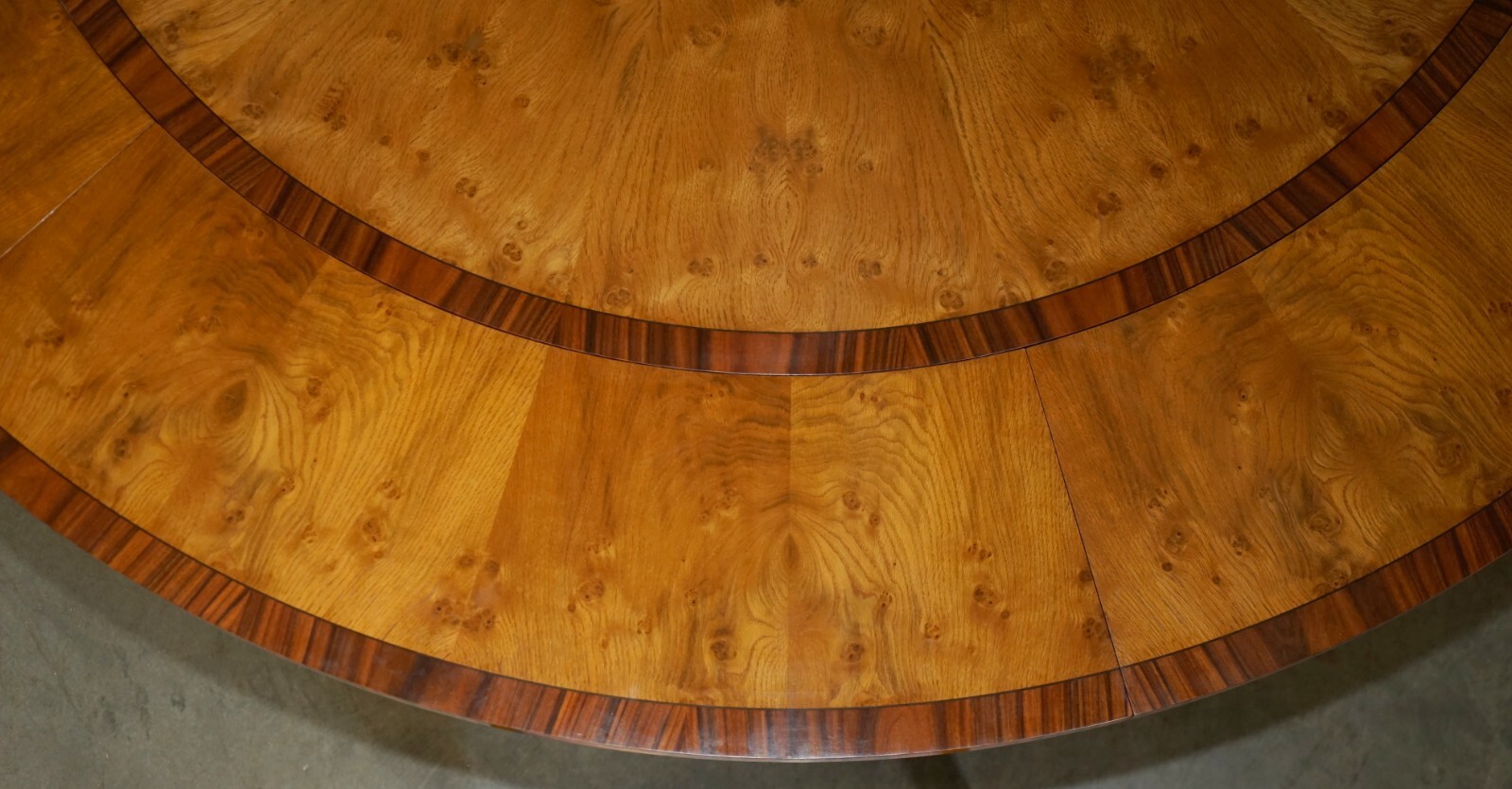 BRAND-NEW-BURR-BURL-OAK-EXTENDING-JUPE-ROUND-DINING-TABLES-SEATS-6-10-PEOPLE-205810180440-20