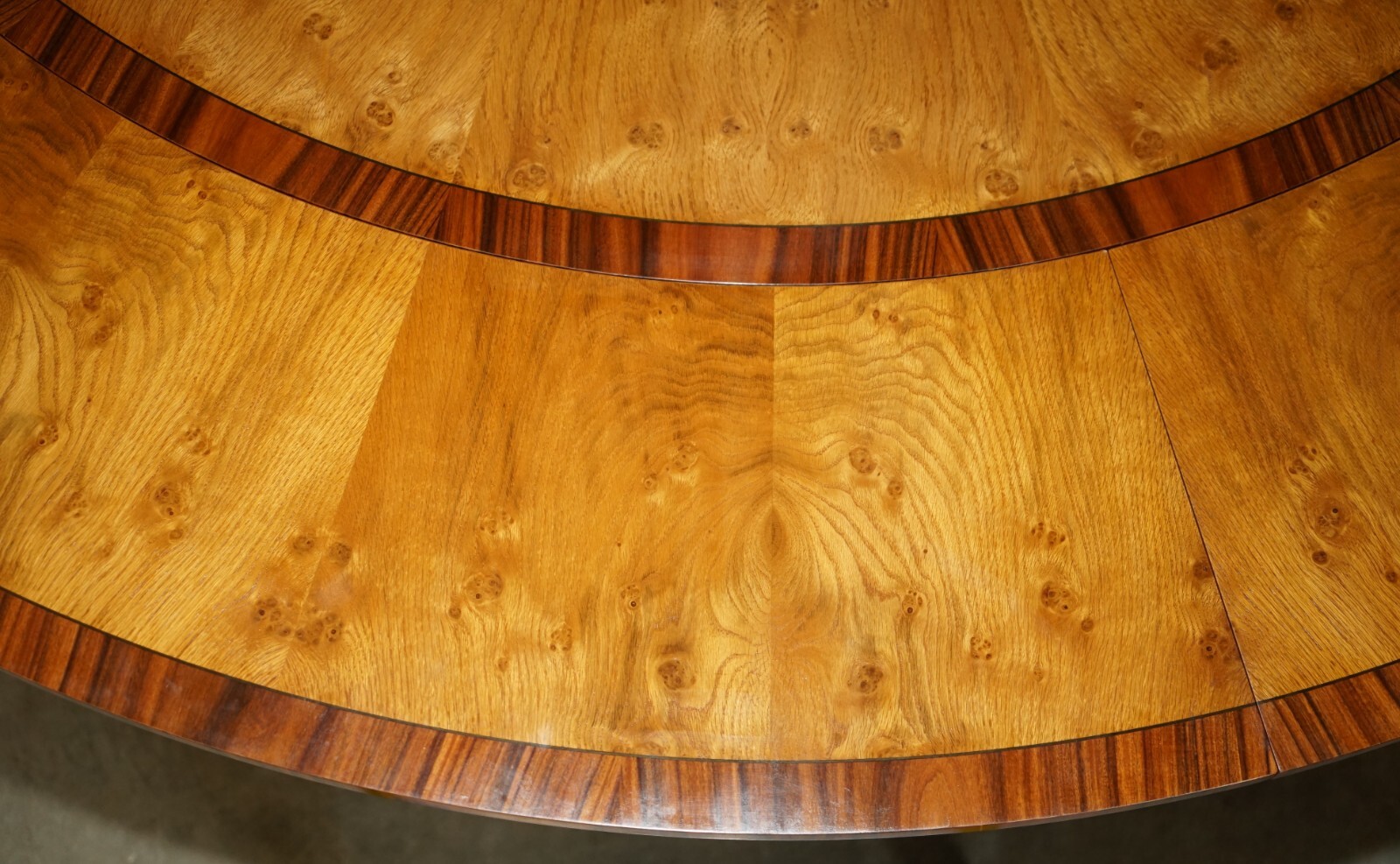 BRAND-NEW-BURR-BURL-OAK-EXTENDING-JUPE-ROUND-DINING-TABLES-SEATS-6-10-PEOPLE-205810180440-21