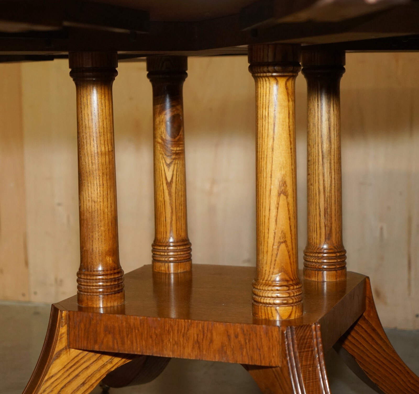 BRAND-NEW-BURR-BURL-OAK-EXTENDING-JUPE-ROUND-DINING-TABLES-SEATS-6-10-PEOPLE-205810180440-6