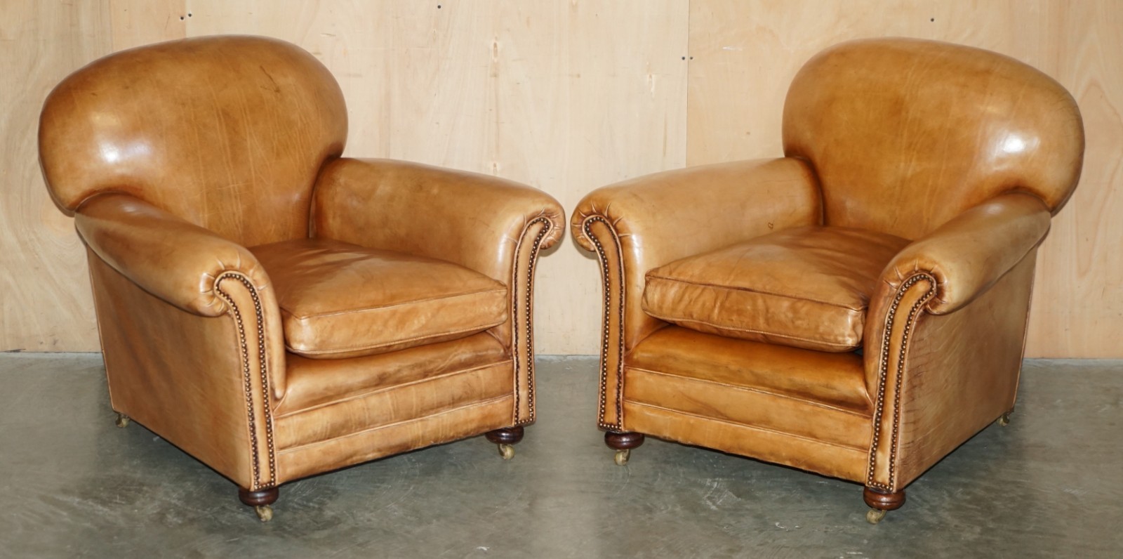 COMFORTABLE-PAIR-OF-ANTIQUE-CHESTERFIELD-VICTORIAN-BROWN-LEATHER-CLUB-ARMCHAIRS-187688585870-2