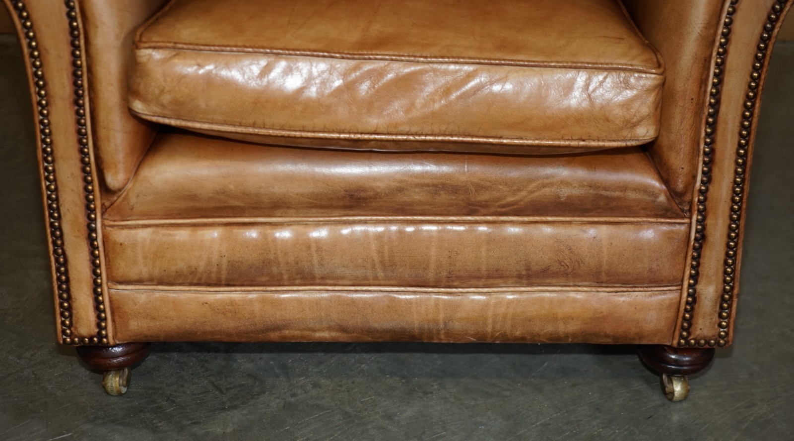 COMFORTABLE-PAIR-OF-ANTIQUE-CHESTERFIELD-VICTORIAN-BROWN-LEATHER-CLUB-ARMCHAIRS-187688585870-21