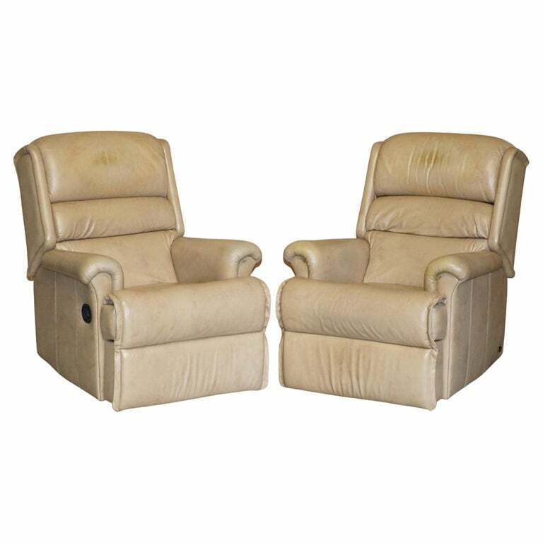 COMFORTABLE PAIR OF RRP £2858 SHERBORNE NEVADA RECLINING ARMCHAIRS IN LEATHER
