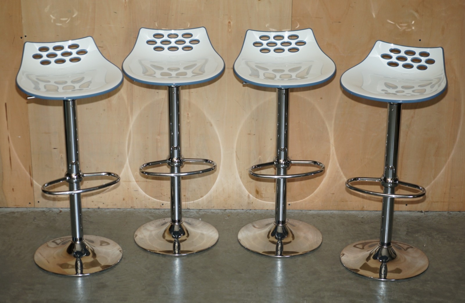 FOUR-GAS-LIFT-HEIGHT-ADJUSTABLE-CALLIGARIS-JAM-SWIVEL-KITCHEN-ISLAND-BAR-STOOLS-177369352100-2