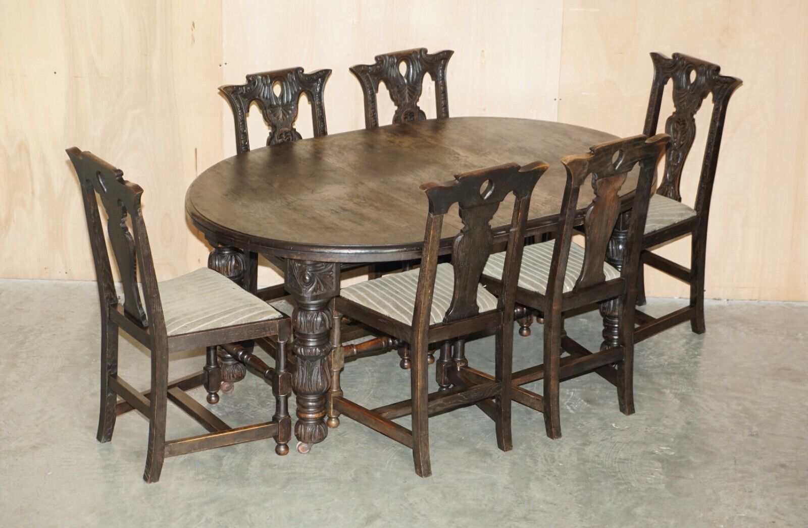 STUNNING HAND CARVED ANTIQUE VICTORIAN EXTENDING DINING TABLE & SIX CHAIRS 6