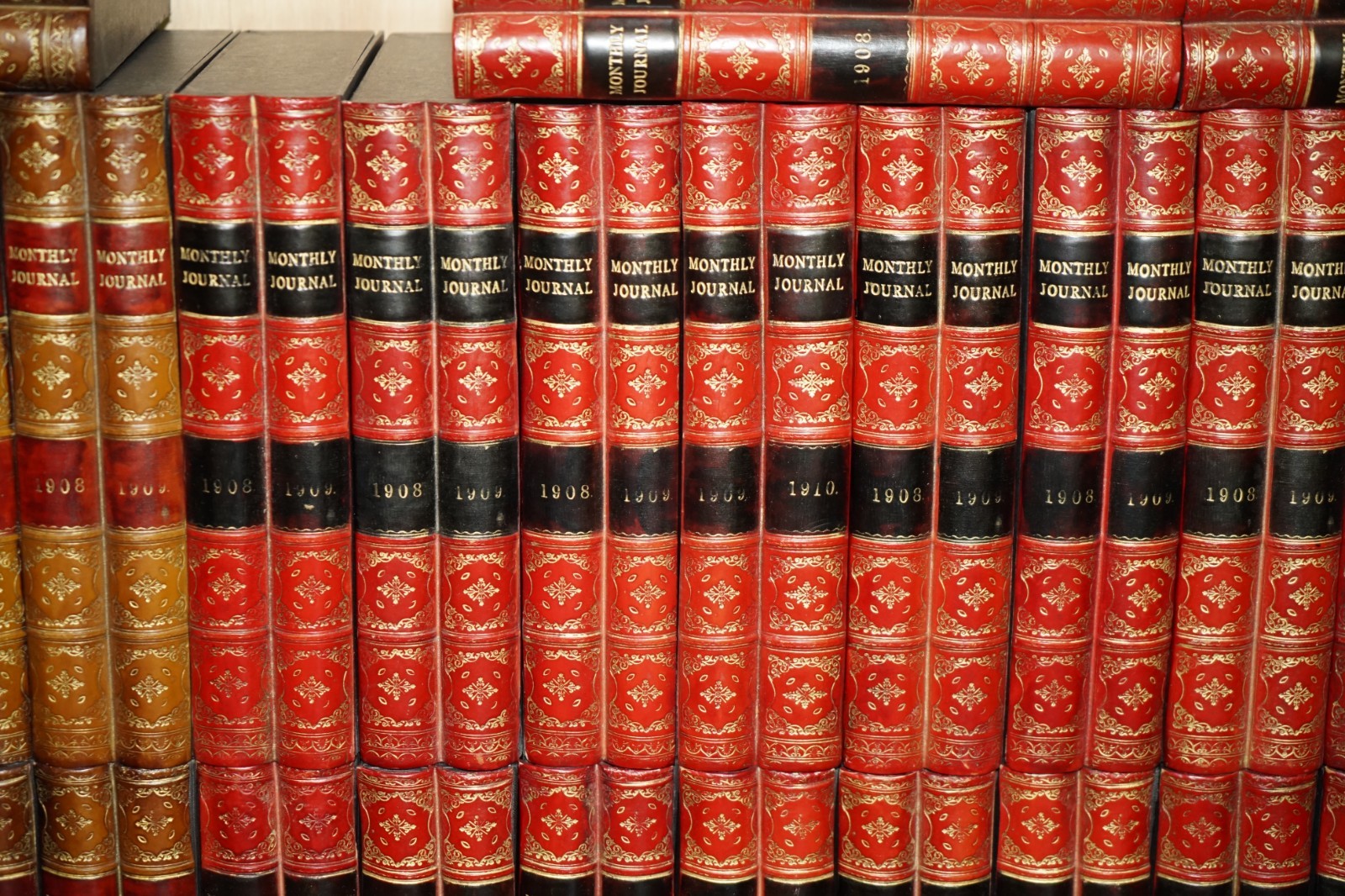 HUGE-SELECTION-OF-37-LEATHER-A4-VINTAGE-STORAGE-BOX-FILES-WITH-FAUX-BOOK-FRONTS-177368926741-11