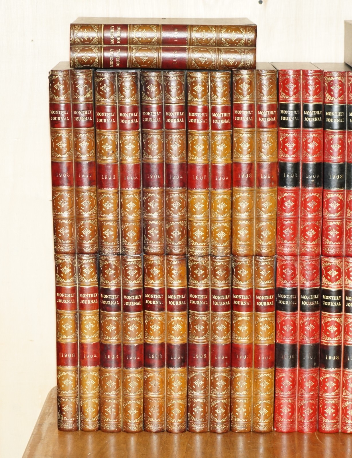 HUGE-SELECTION-OF-37-LEATHER-A4-VINTAGE-STORAGE-BOX-FILES-WITH-FAUX-BOOK-FRONTS-177368926741-3