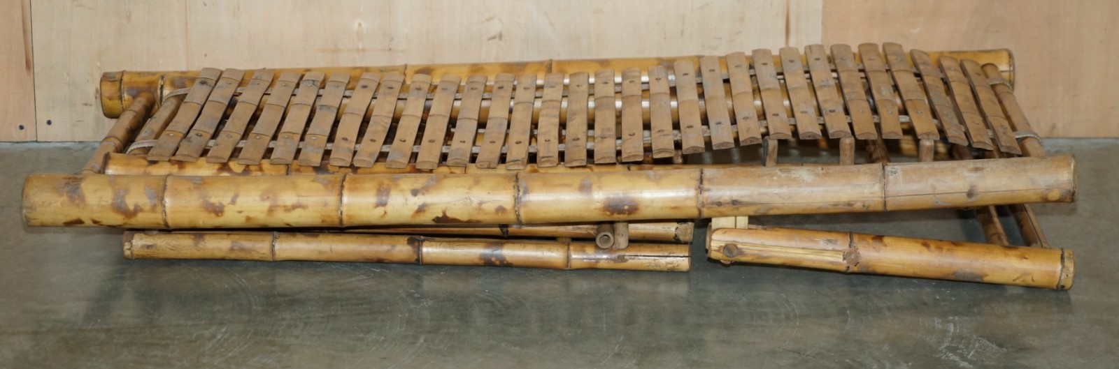 PAIR-OF-MID-CENTURY-MODERN-CIR-1950-BAMBOO-RECLINING-SLING-ARMCHAIRS-FOOTSTOOL-177529740411-17