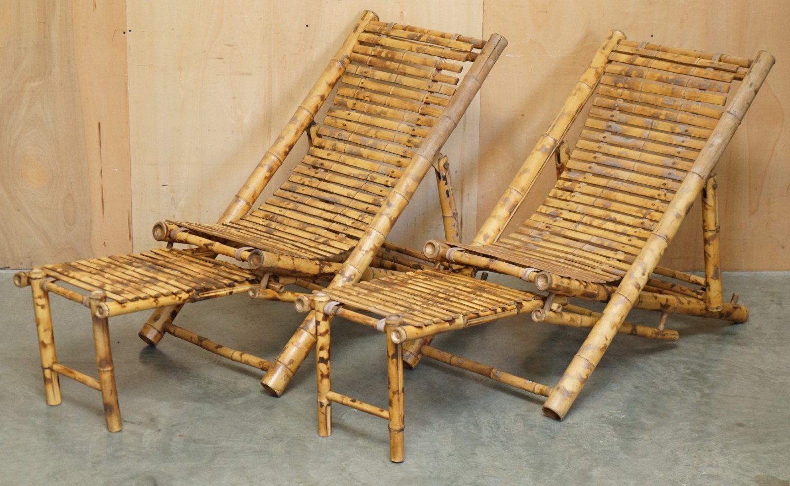 PAIR-OF-MID-CENTURY-MODERN-CIR-1950-BAMBOO-RECLINING-SLING-ARMCHAIRS-FOOTSTOOL-177529740411-2