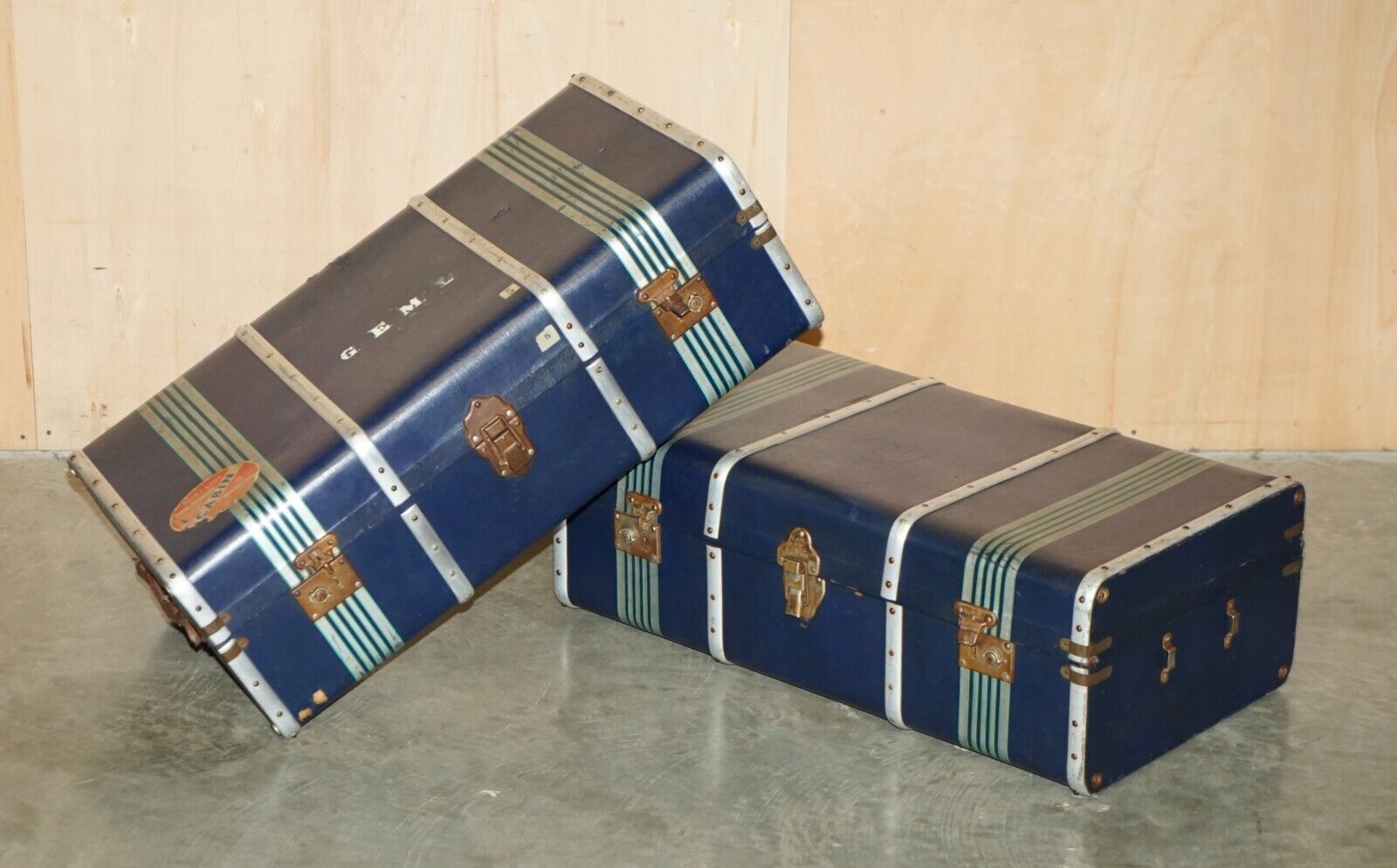 PAIR OF STUNNING ANTIQUE CIRCA 1920'S ART DECO STEAMER LUGGAGE TRUNKS