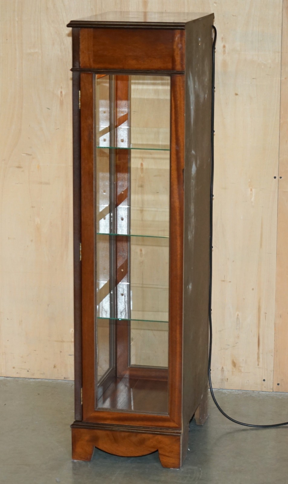 SUITE-OF-FIVE-SHERATON-REVIVIAL-LED-LIGHT-DISPLAY-CABINETS-WITH-GLASS-SHELVES-187691204691-14