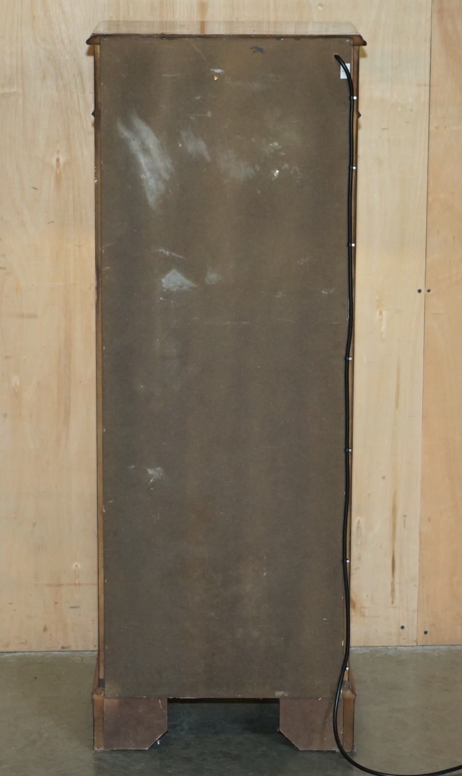 SUITE-OF-FIVE-SHERATON-REVIVIAL-LED-LIGHT-DISPLAY-CABINETS-WITH-GLASS-SHELVES-187691204691-15