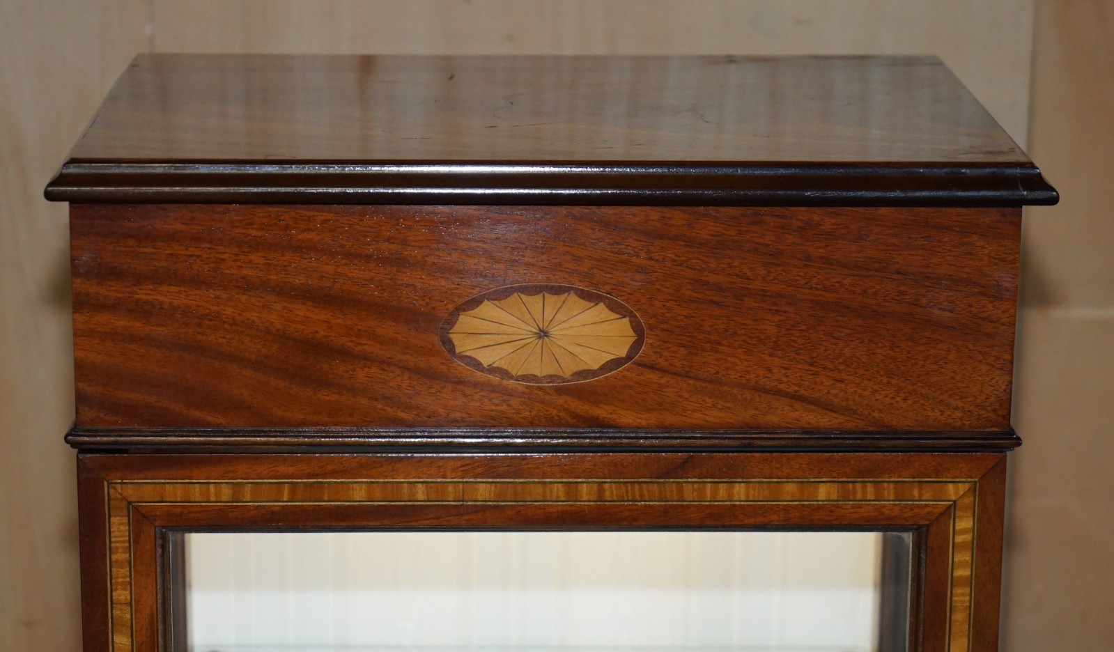 SUITE-OF-FIVE-SHERATON-REVIVIAL-LED-LIGHT-DISPLAY-CABINETS-WITH-GLASS-SHELVES-187691204691-5