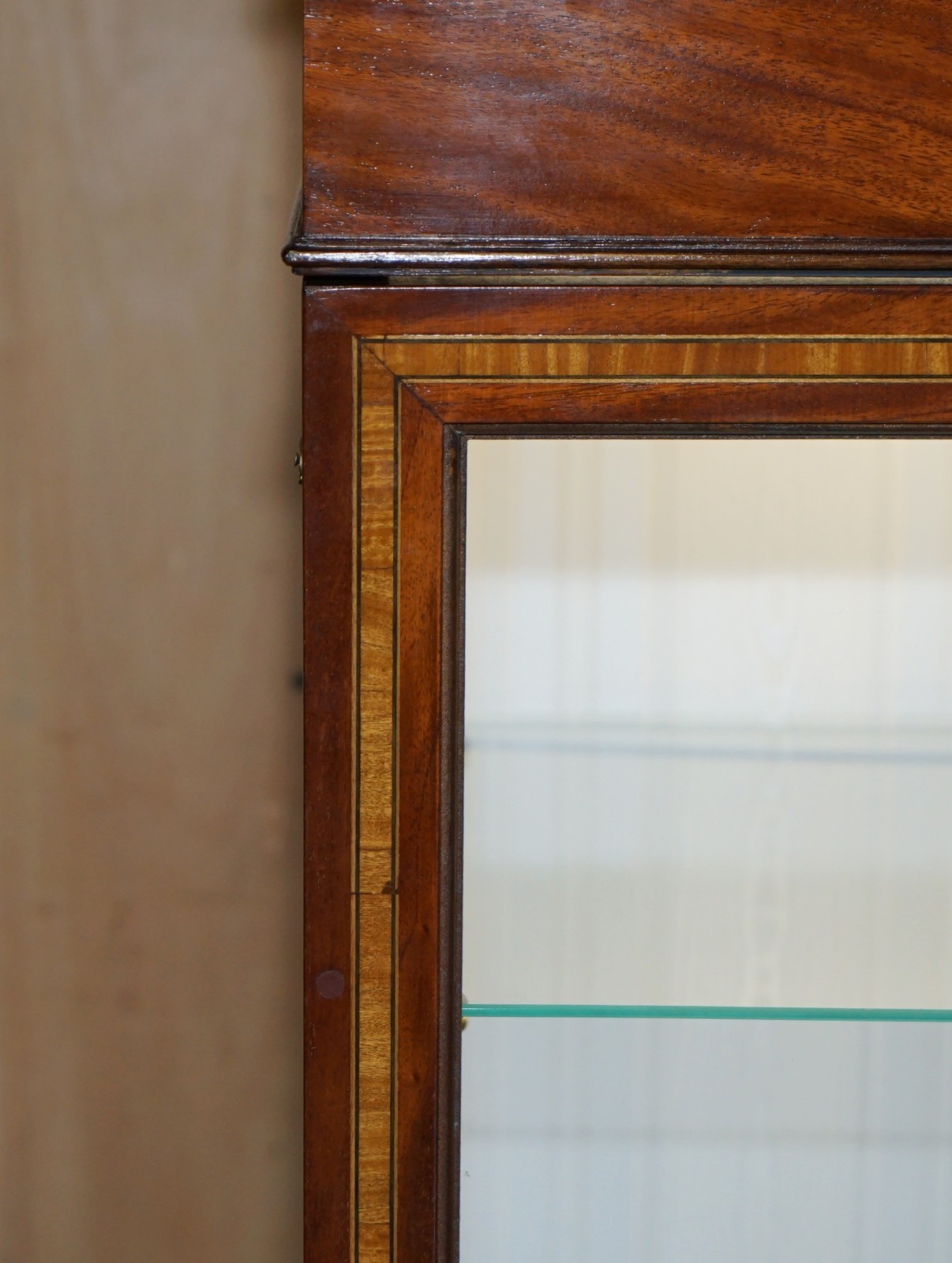 SUITE-OF-FIVE-SHERATON-REVIVIAL-LED-LIGHT-DISPLAY-CABINETS-WITH-GLASS-SHELVES-187691204691-7