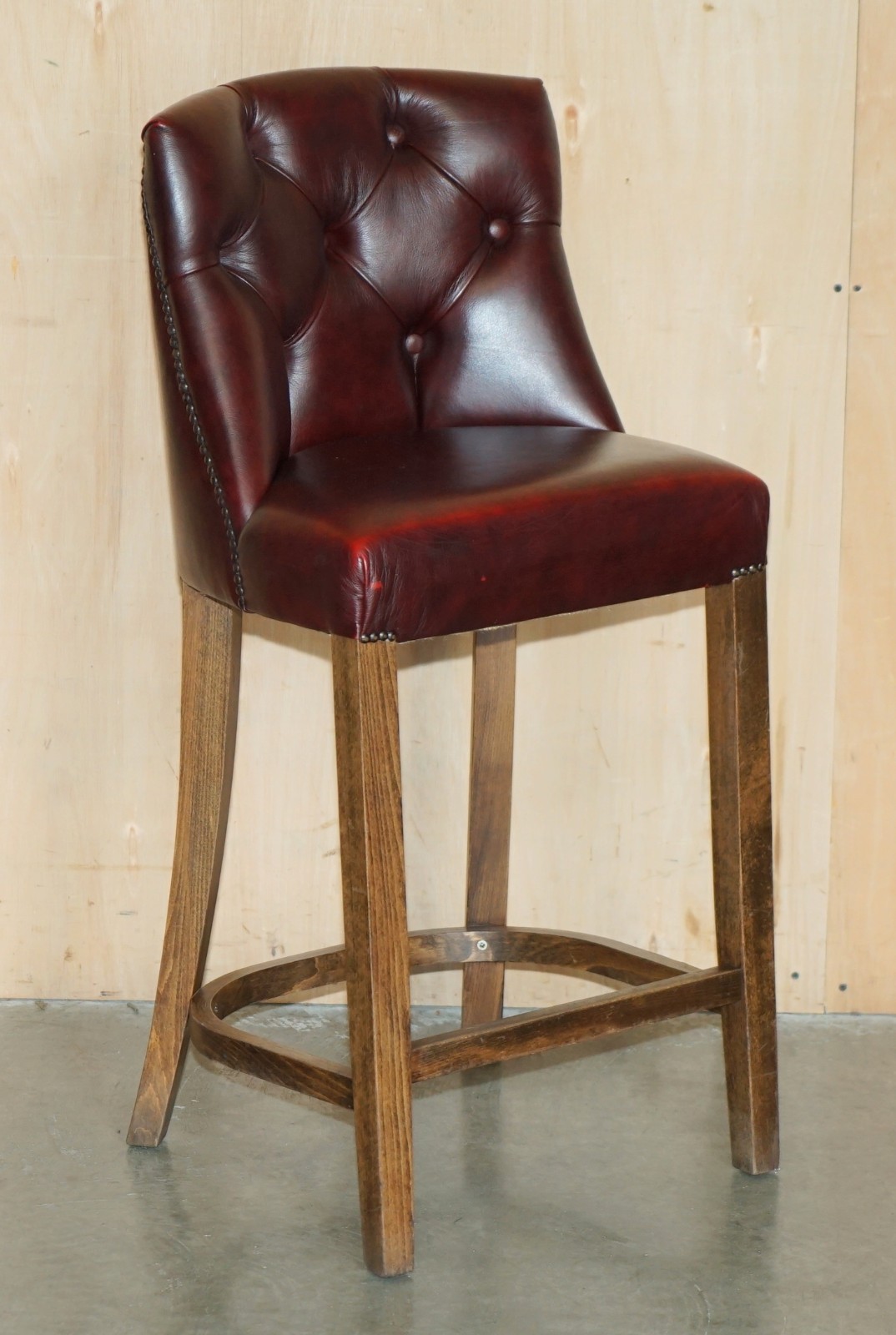 THREE-VINTAGE-OXBLOOD-LEATHER-CHESTERFIELD-TUFTED-KITCHEN-DINER-BAR-STOOLS-205810792841-3