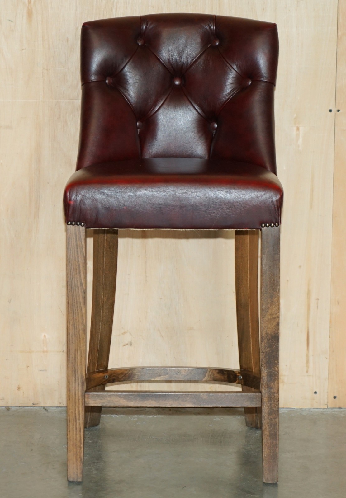 THREE-VINTAGE-OXBLOOD-LEATHER-CHESTERFIELD-TUFTED-KITCHEN-DINER-BAR-STOOLS-205810792841-4