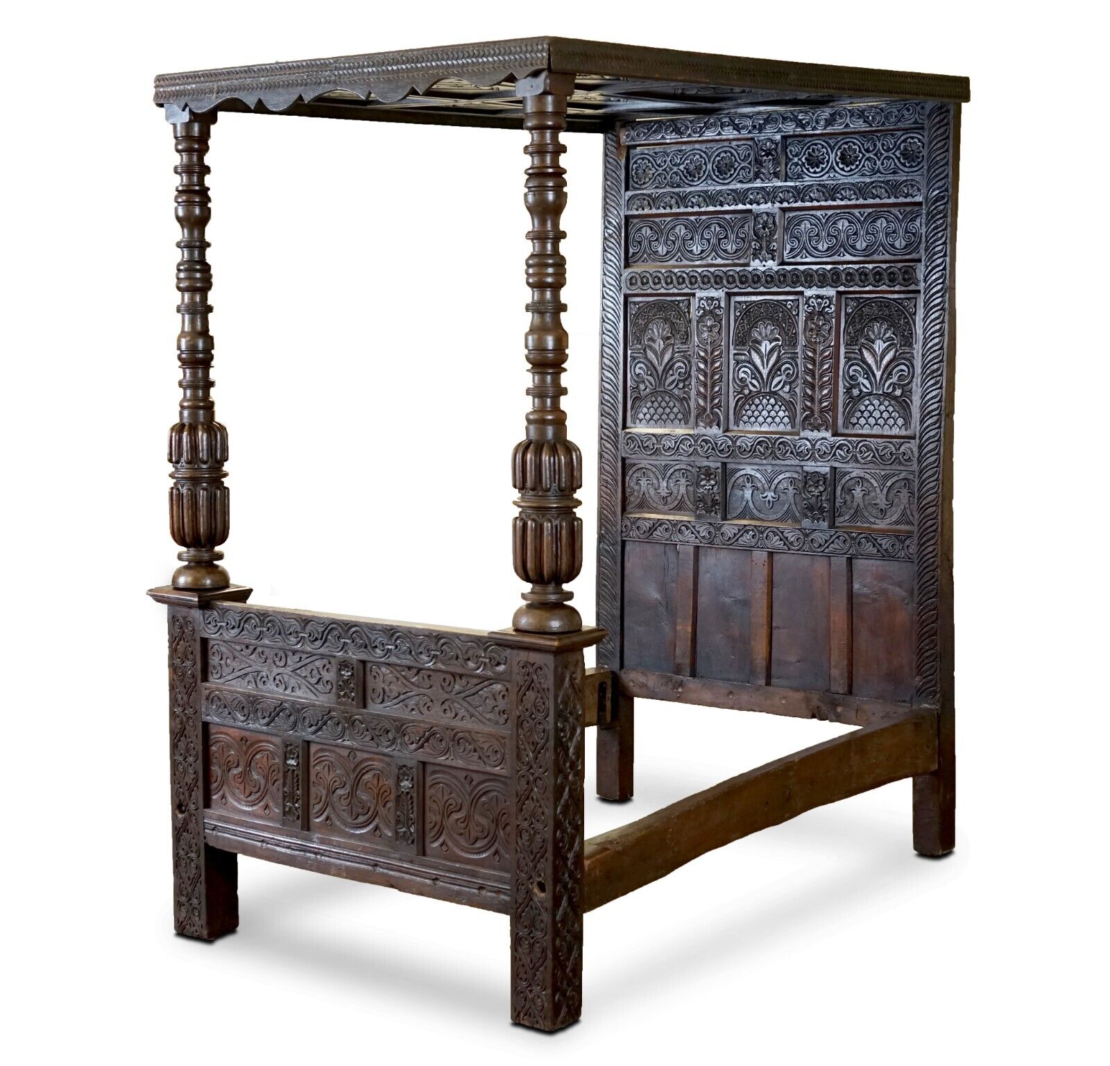 18TH CENTURY KING GEORGE I CIRCA 1700 ORNATELY CARVED JACOBEAN OAK TESTER BED