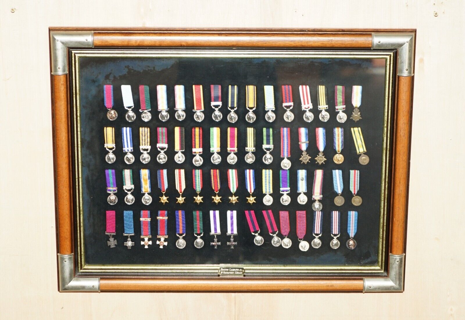 BRITISH CAMPAIGN & GALLANTRY MEDALS DISPLAY PICTURE VERY DECORATIVE EXAMPLE