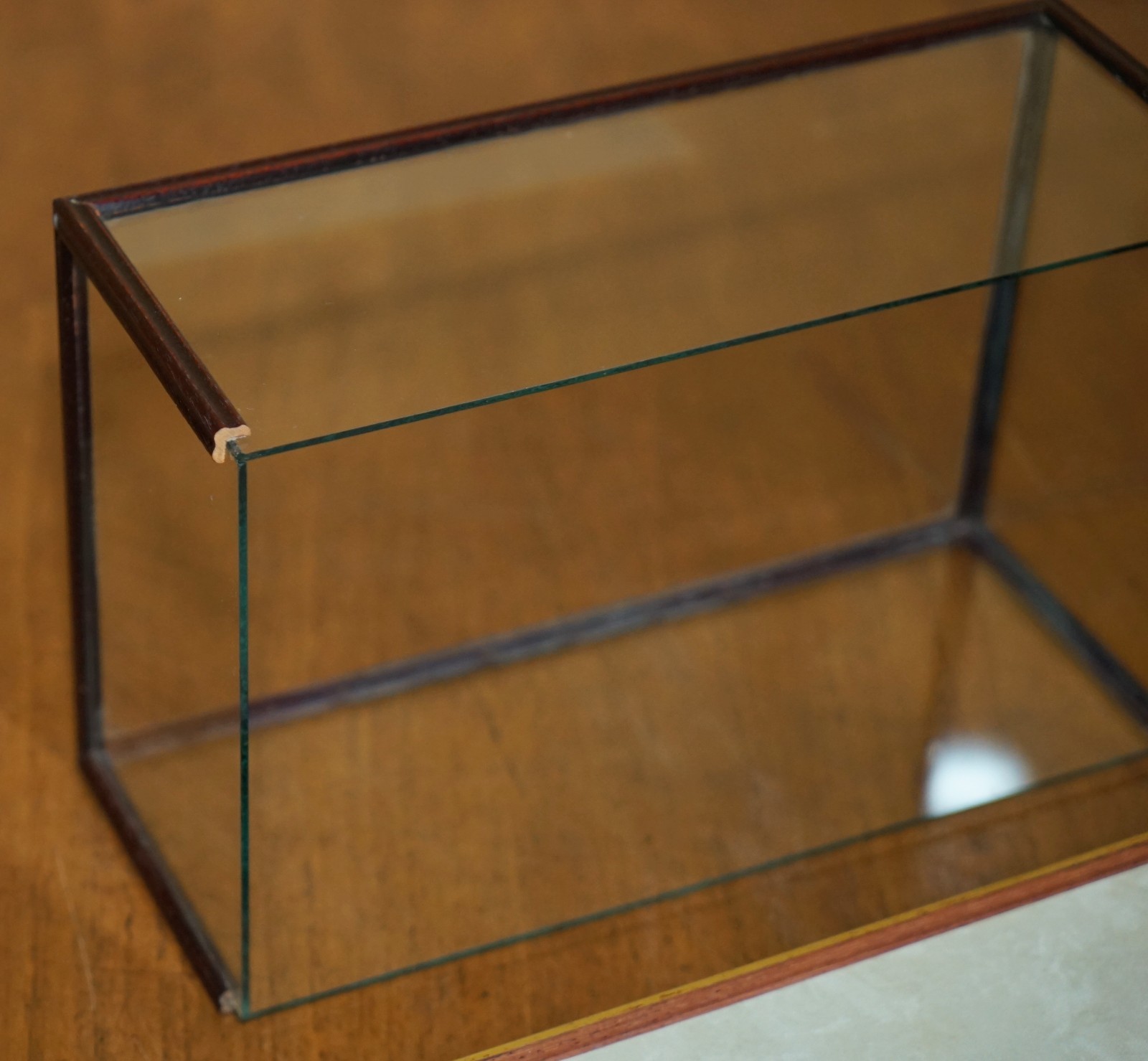 FOUR-VINTAGE-MAHOGANY-GLASS-TABLE-TOP-DISPLAY-CASES-FOR-TRINKETS-21X32X15CM-177369199952-13