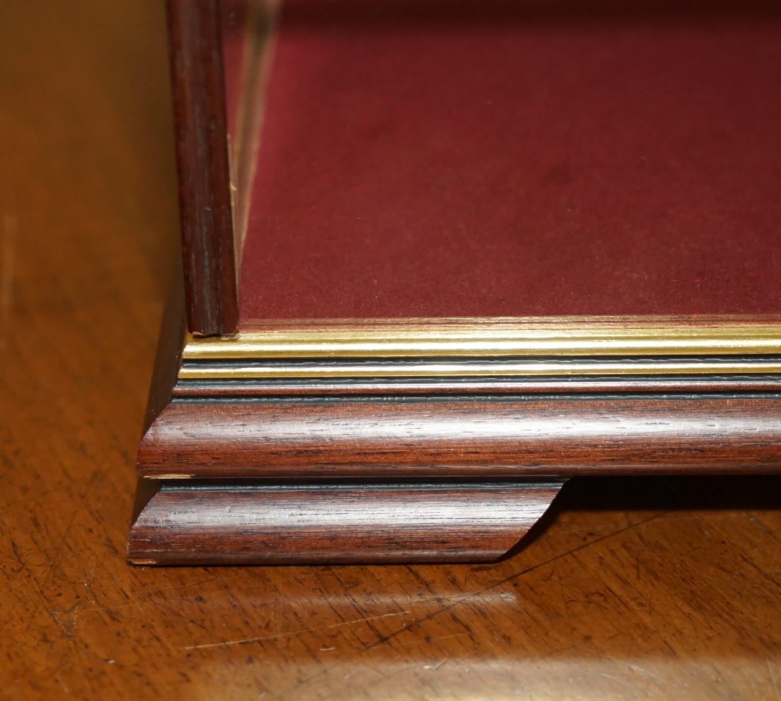 FOUR-VINTAGE-MAHOGANY-GLASS-TABLE-TOP-DISPLAY-CASES-FOR-TRINKETS-21X32X15CM-177369199952-19