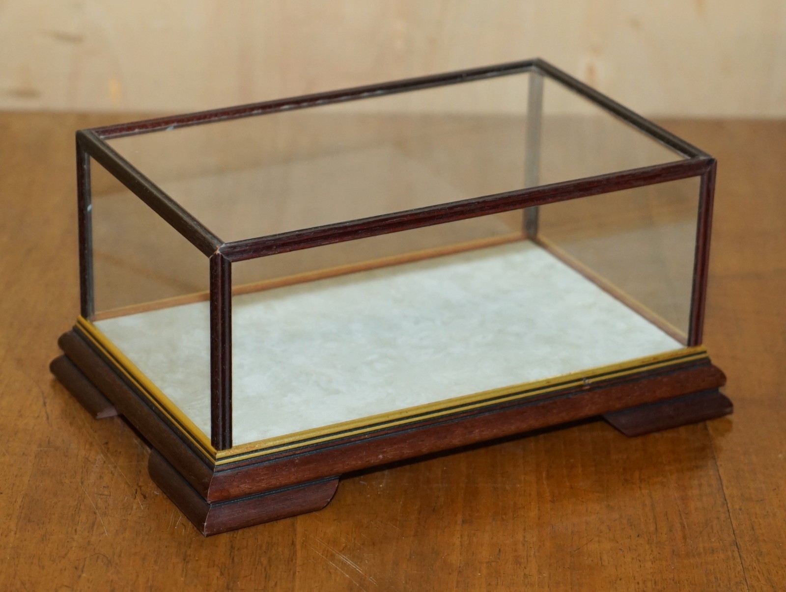 FOUR-VINTAGE-MAHOGANY-GLASS-TABLE-TOP-DISPLAY-CASES-FOR-TRINKETS-21X32X15CM-177369199952-3