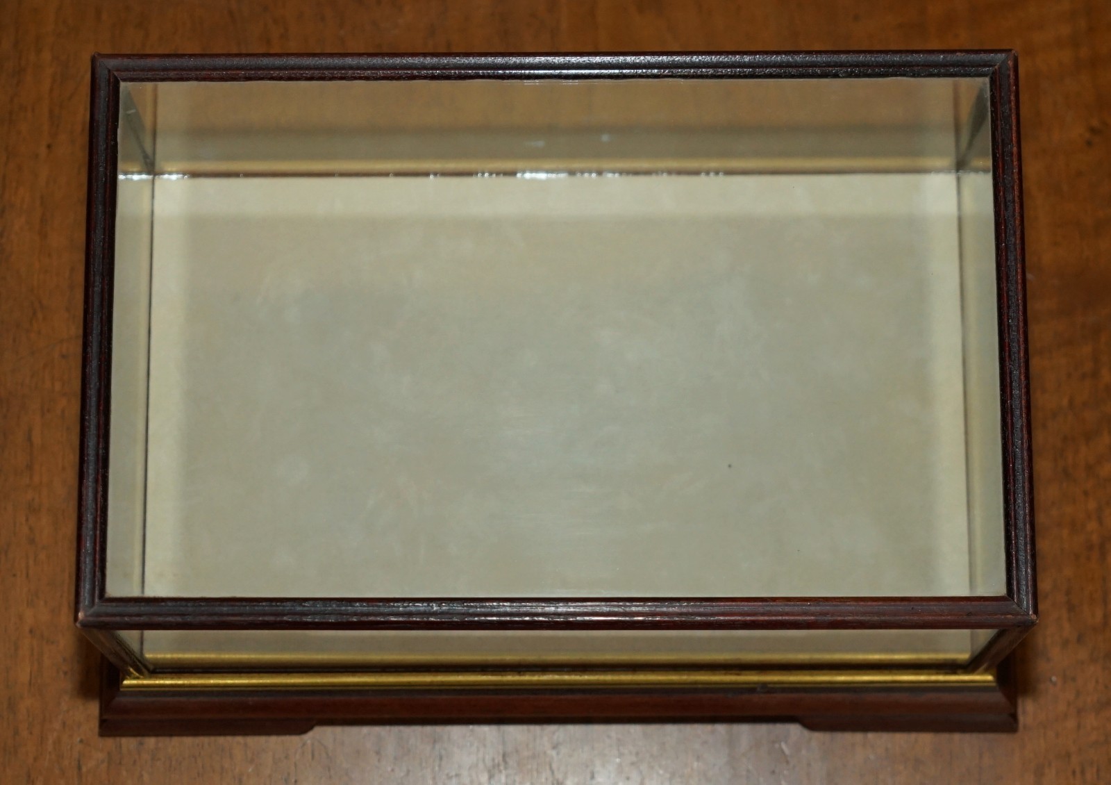 FOUR-VINTAGE-MAHOGANY-GLASS-TABLE-TOP-DISPLAY-CASES-FOR-TRINKETS-21X32X15CM-177369199952-5