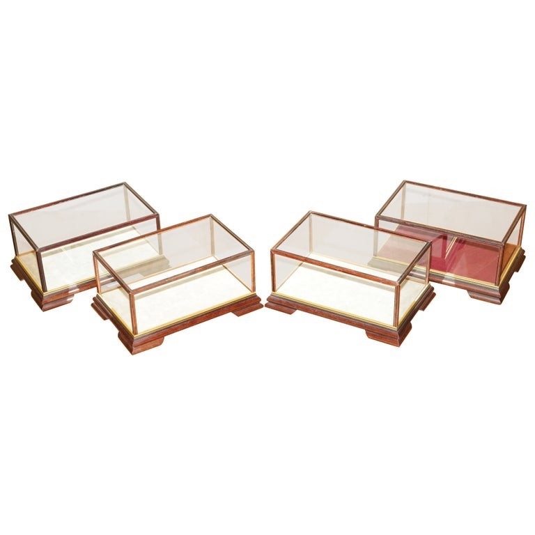 FOUR-VINTAGE-MAHOGANY-GLASS-TABLE-TOP-DISPLAY-CASES-FOR-TRINKETS-21X32X15CM-177369199952