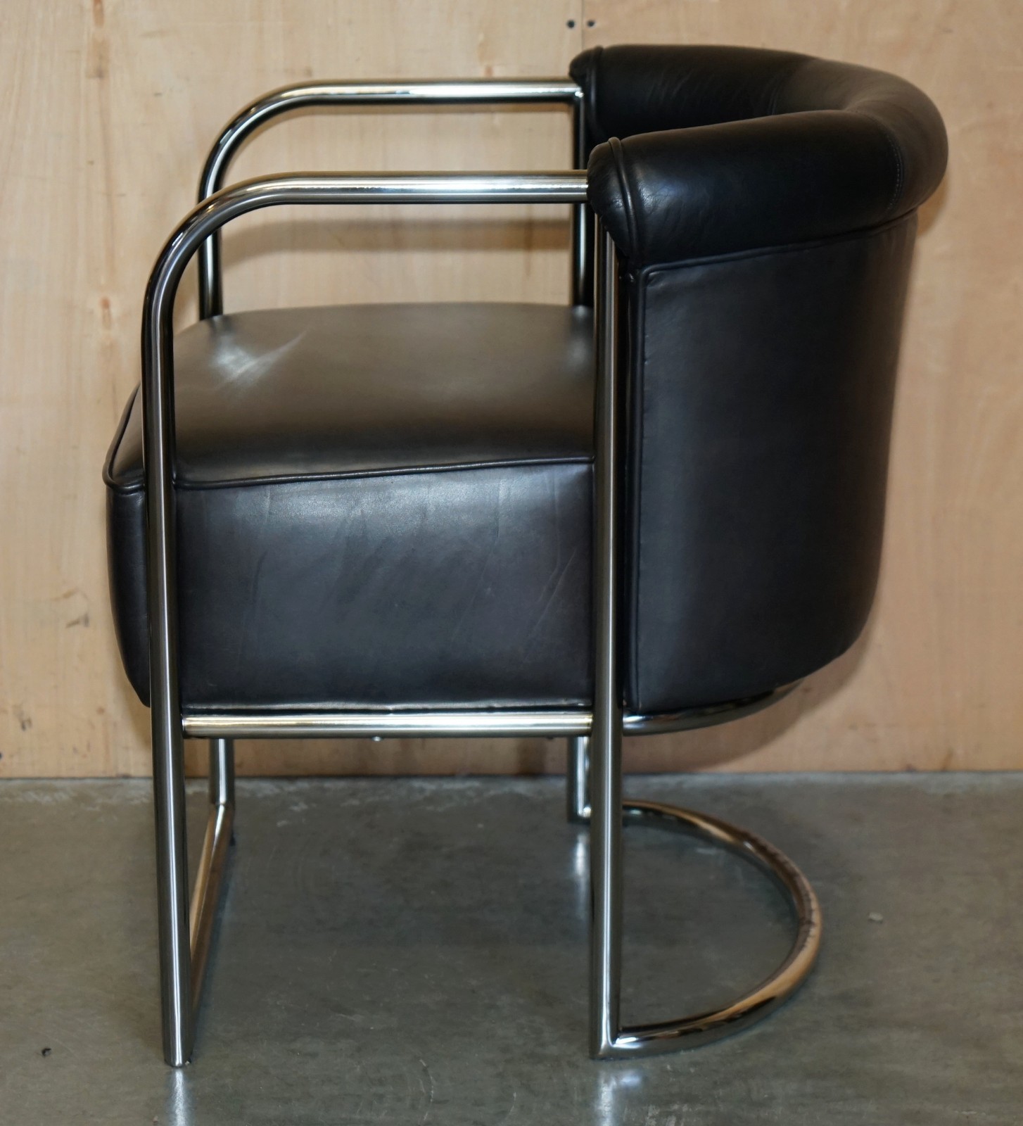 MODERNIST-PAIR-OF-RALPH-LAUREN-DESIGNER-BLACK-LEATHER-TUBULAR-CHROME-ARMCHAIRS-205810220322-14
