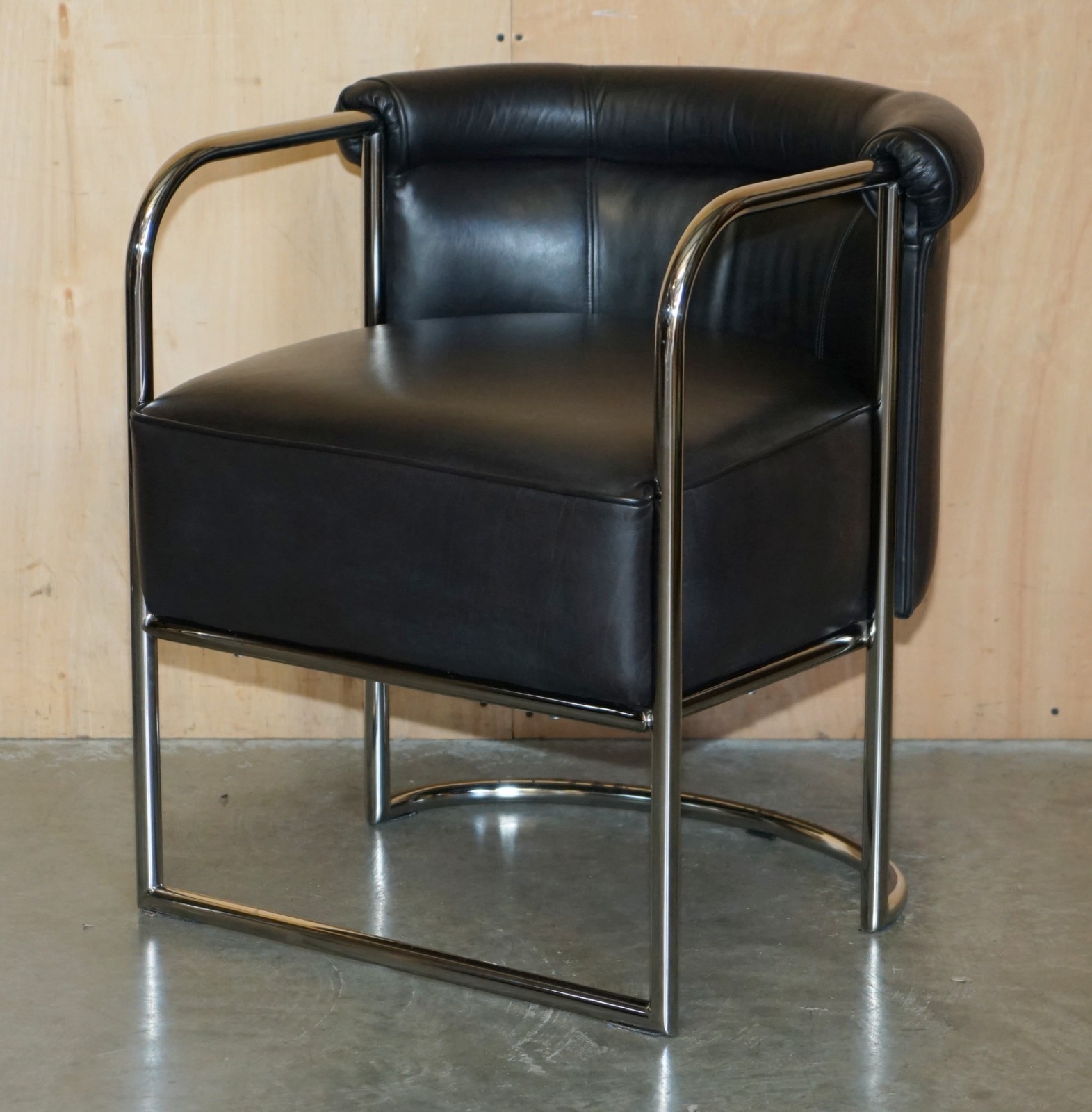 MODERNIST-PAIR-OF-RALPH-LAUREN-DESIGNER-BLACK-LEATHER-TUBULAR-CHROME-ARMCHAIRS-205810220322-2