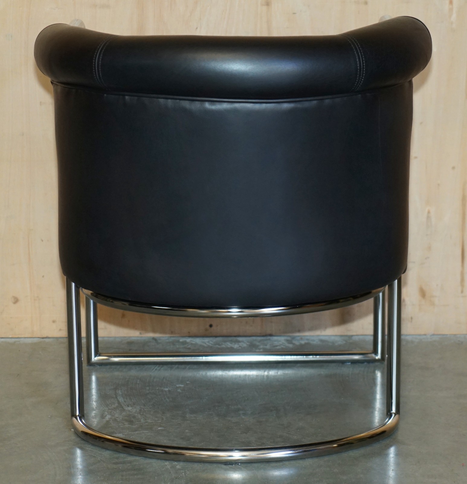 MODERNIST-PAIR-OF-RALPH-LAUREN-DESIGNER-BLACK-LEATHER-TUBULAR-CHROME-ARMCHAIRS-205810220322-24