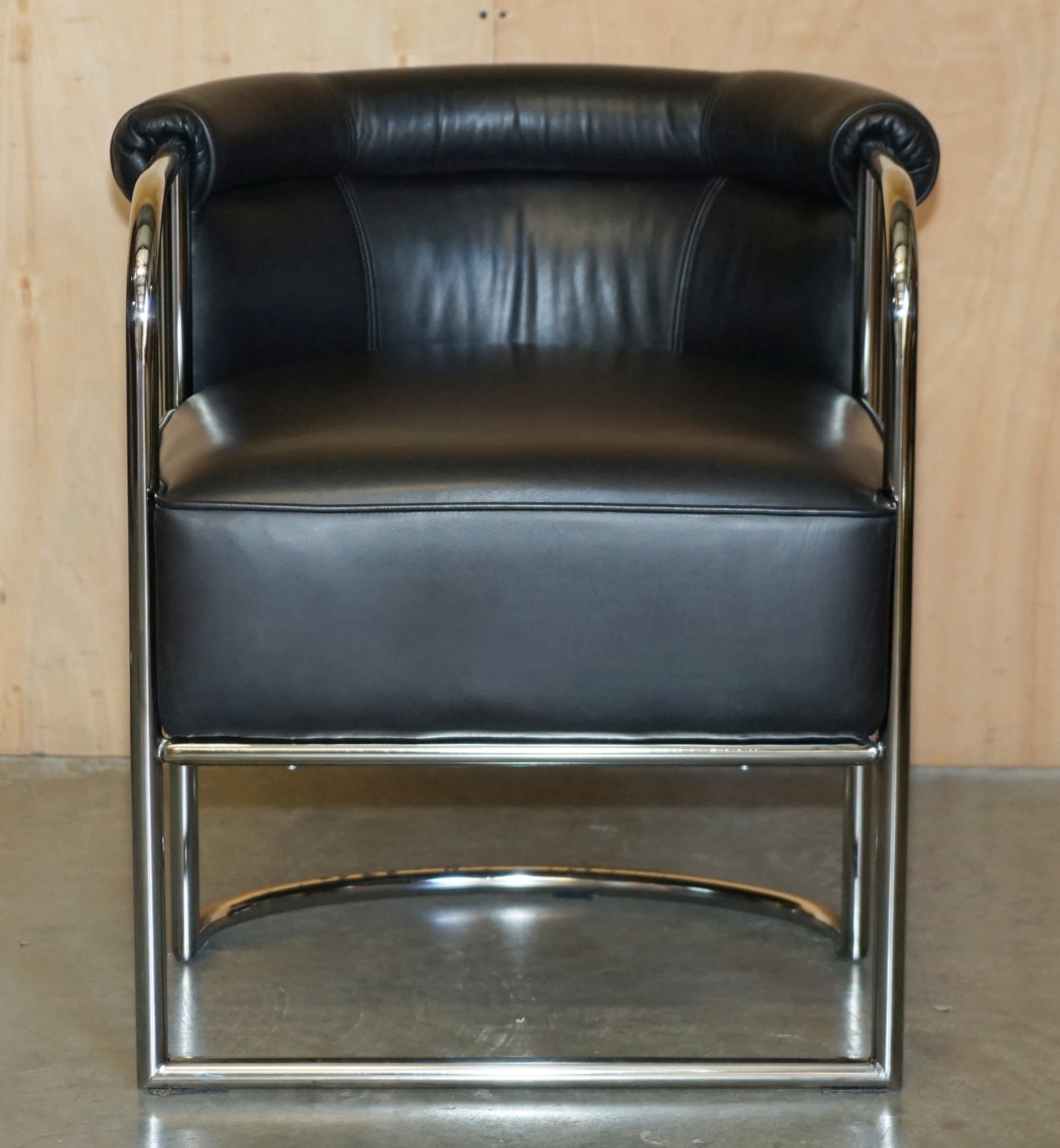 MODERNIST-PAIR-OF-RALPH-LAUREN-DESIGNER-BLACK-LEATHER-TUBULAR-CHROME-ARMCHAIRS-205810220322-3
