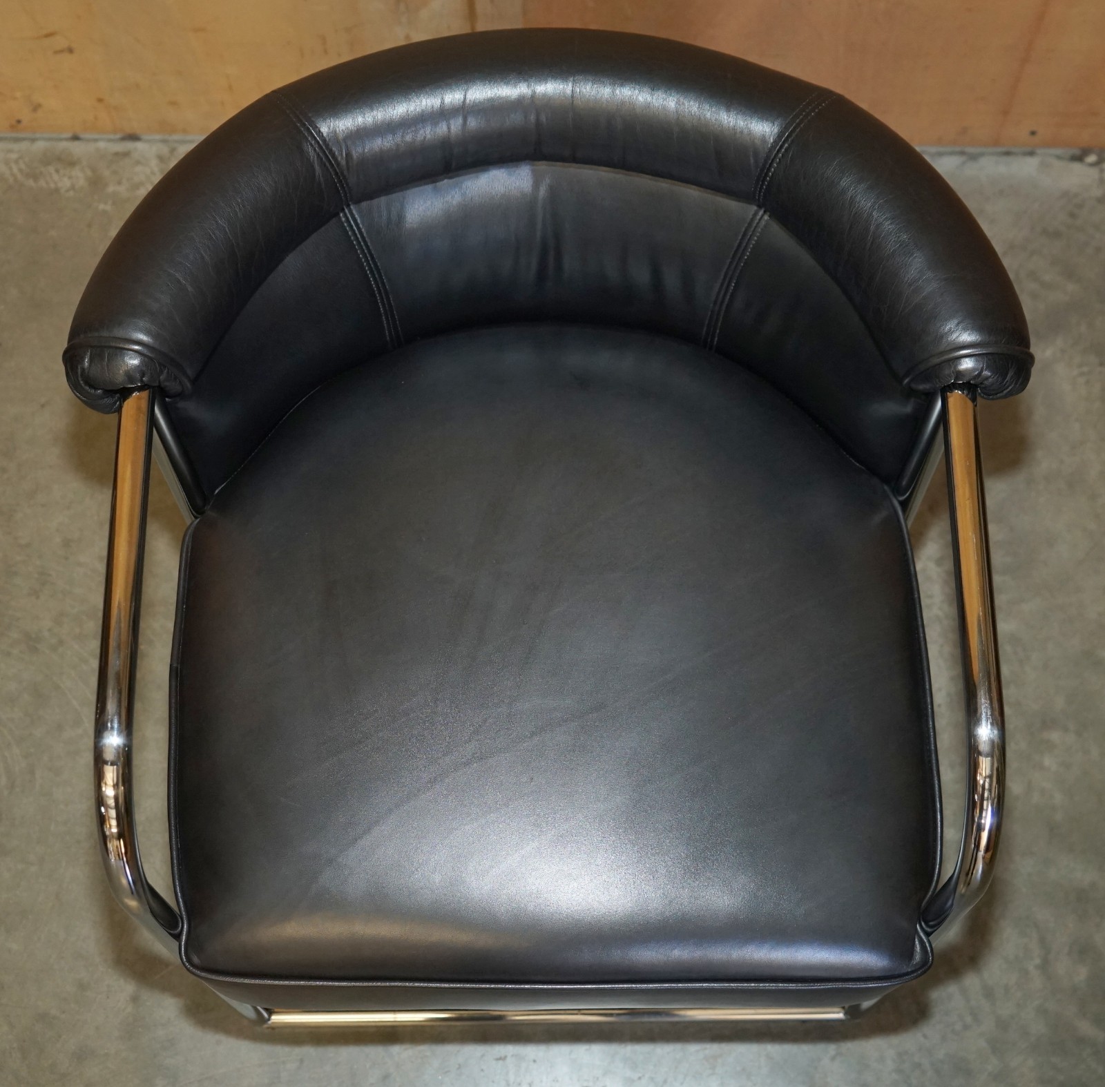 MODERNIST-PAIR-OF-RALPH-LAUREN-DESIGNER-BLACK-LEATHER-TUBULAR-CHROME-ARMCHAIRS-205810220322-5