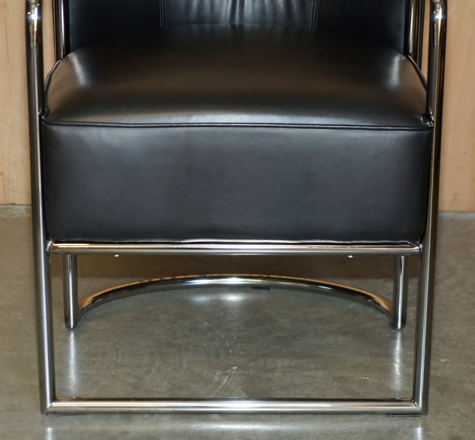 MODERNIST-PAIR-OF-RALPH-LAUREN-DESIGNER-BLACK-LEATHER-TUBULAR-CHROME-ARMCHAIRS-205810220322-9