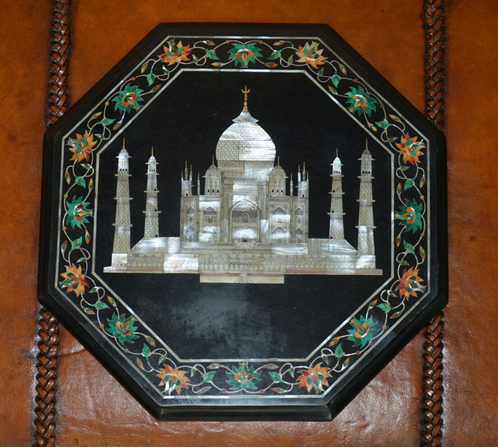 EXQUISITE PIETRA DURA MARBLE & MOTHER OF PEARL TABLE TOP DEPICTING THE TAJ MAHAL
