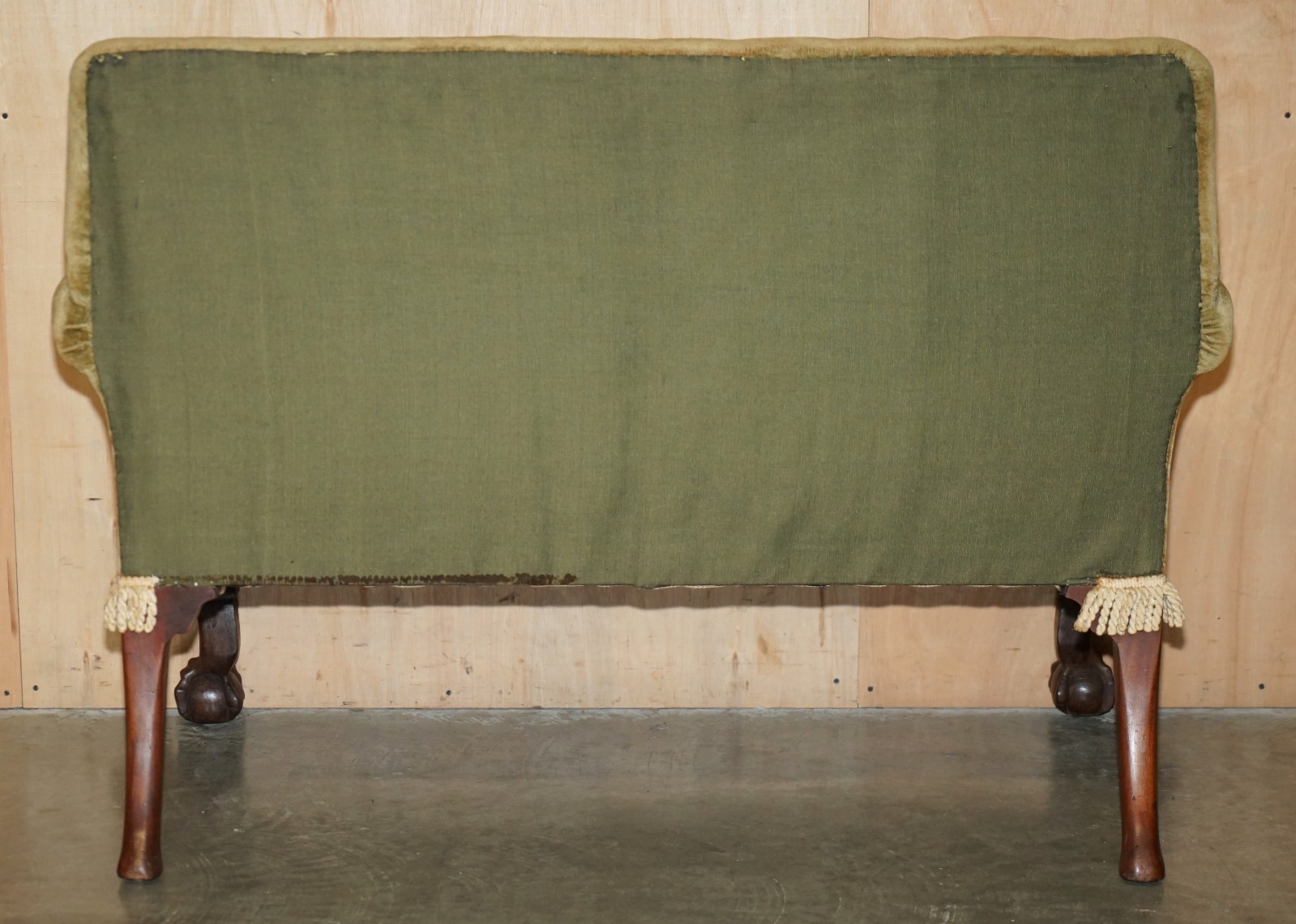 FINE-ANTIQUE-GEORGE-III-CIRCA-1780-HAND-CARVED-SETTEE-SOFA-WITH-CLAW-BALL-LEGS-177527236193-15