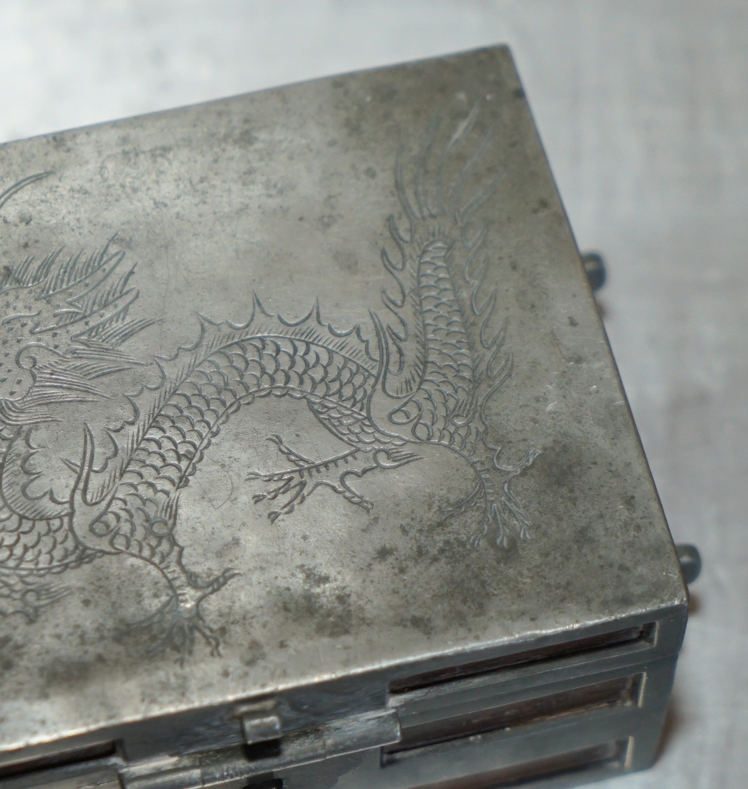 ANTIQUE-CIRCA-1920-CHINESE-KUT-HING-PEWTER-WOOD-CARVED-DRAGON-JEWELLERY-BOX-205812684454-6