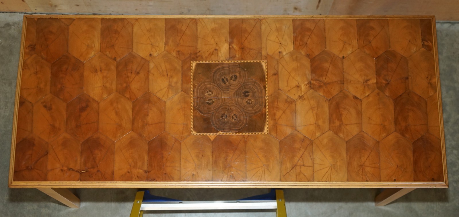 EXQUISITE-SUPER-DECORATIVE-CIRCA-1920S-OYSTER-LABURNUM-WOOD-CONSOLE-TABLE-187687728794-4