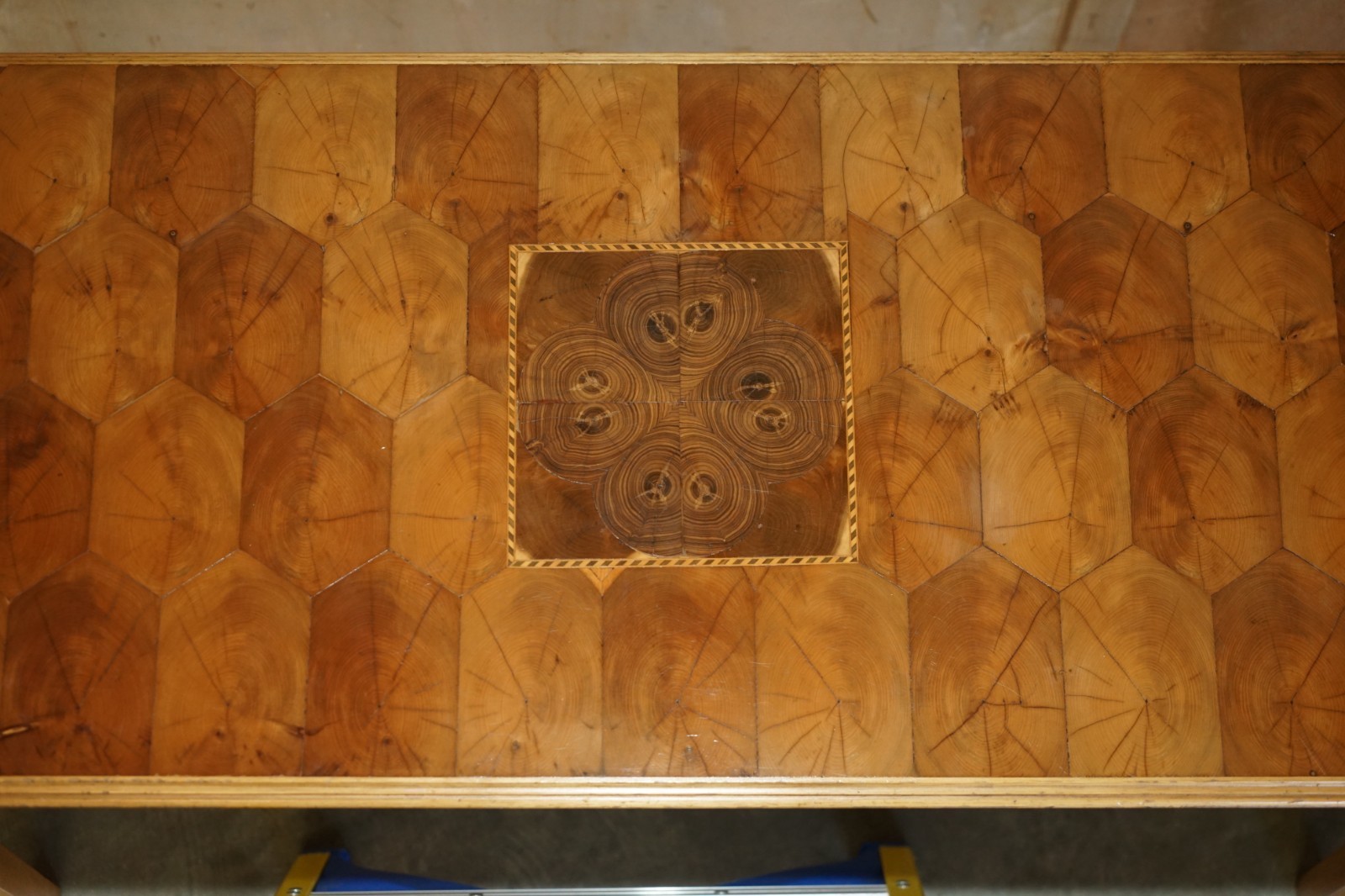 EXQUISITE-SUPER-DECORATIVE-CIRCA-1920S-OYSTER-LABURNUM-WOOD-CONSOLE-TABLE-187687728794-5