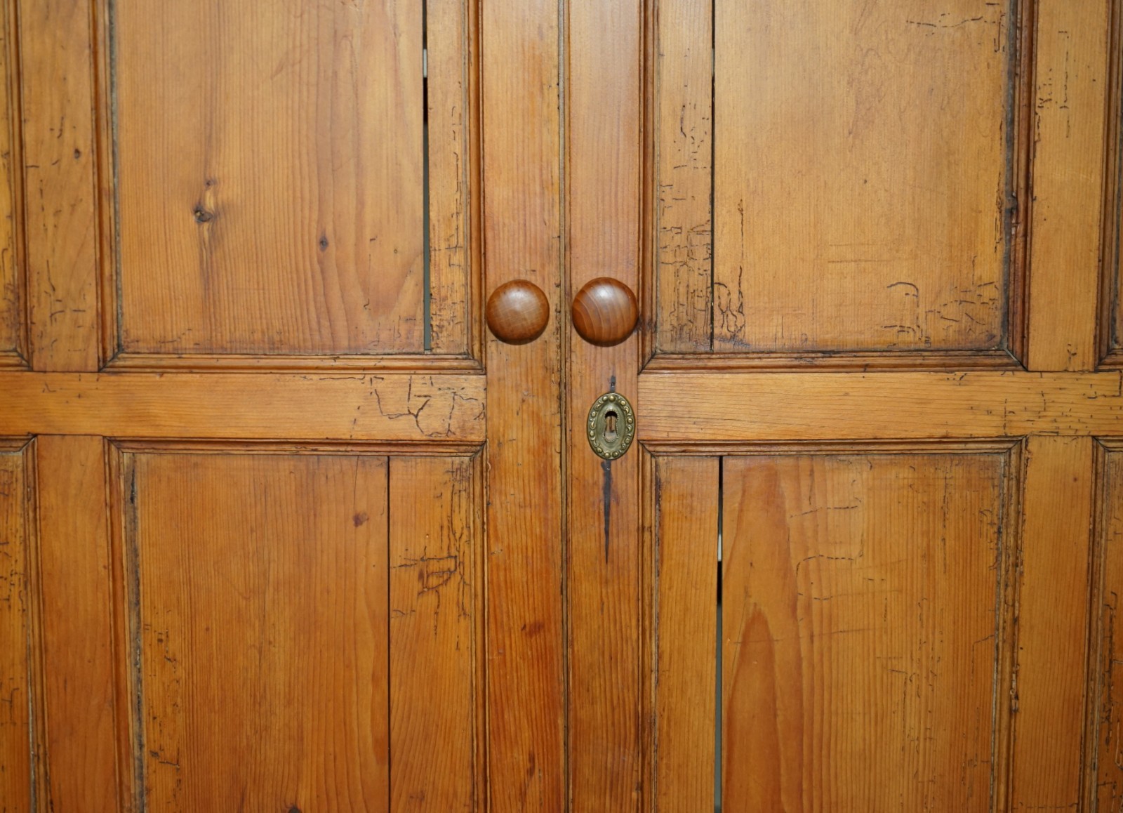 PERFECTLY-FORMED-ANTIQUE-GEORGIAN-CIRCA-1780-PANELLED-PINE-HOUSEKEEPERS-CUPBOARD-177526106054-13