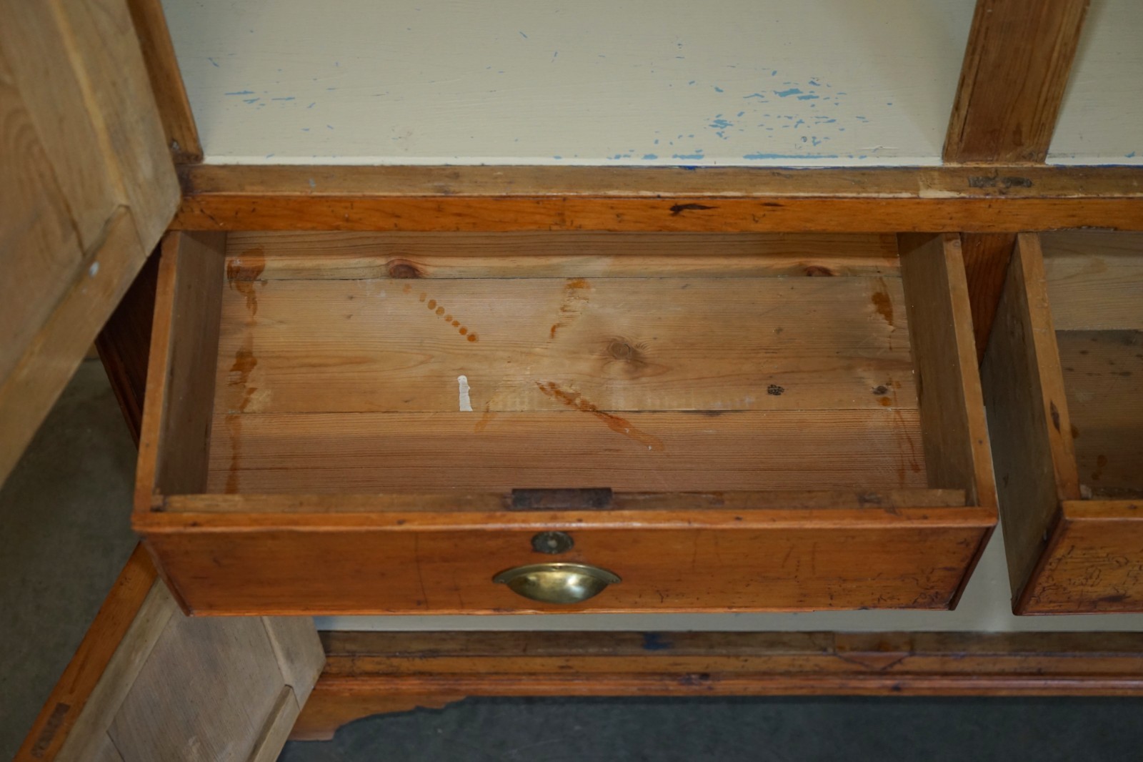 PERFECTLY-FORMED-ANTIQUE-GEORGIAN-CIRCA-1780-PANELLED-PINE-HOUSEKEEPERS-CUPBOARD-177526106054-21