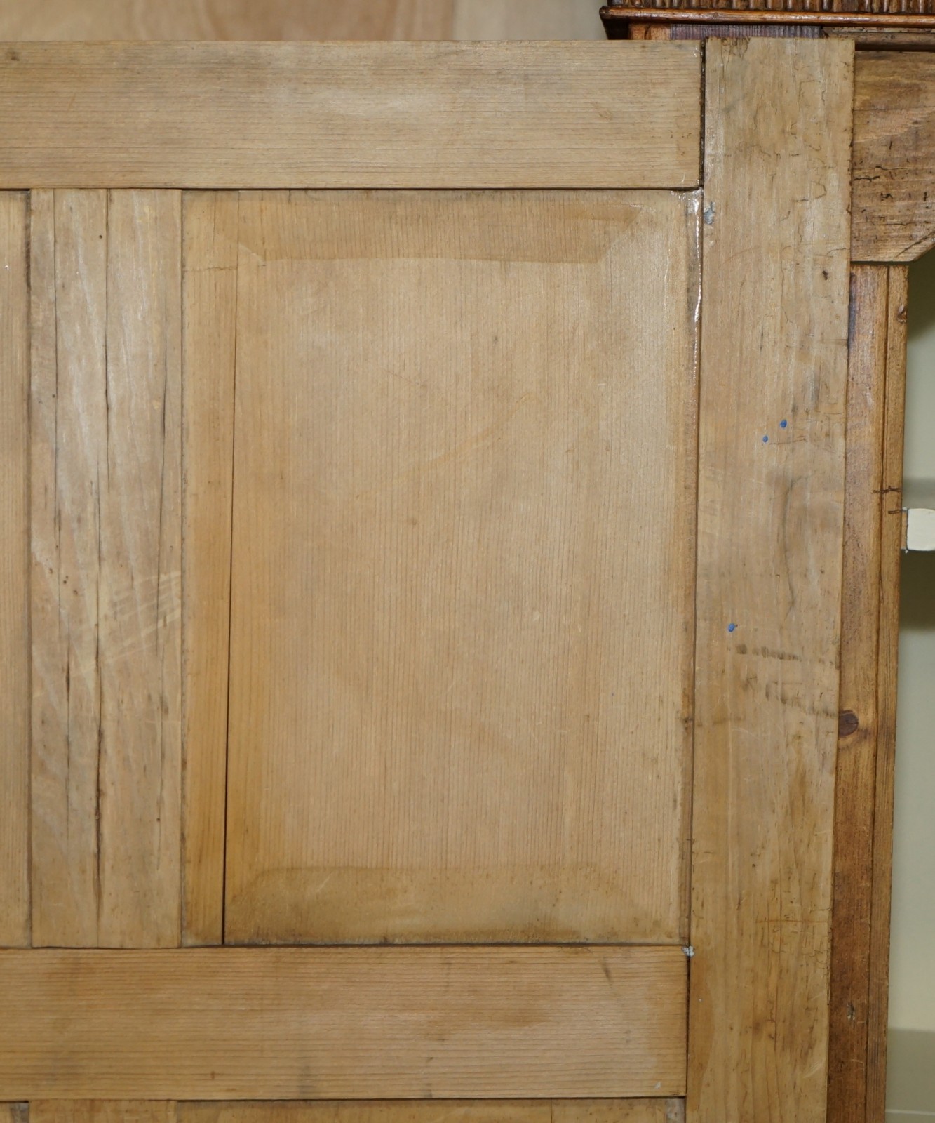 PERFECTLY-FORMED-ANTIQUE-GEORGIAN-CIRCA-1780-PANELLED-PINE-HOUSEKEEPERS-CUPBOARD-177526106054-24