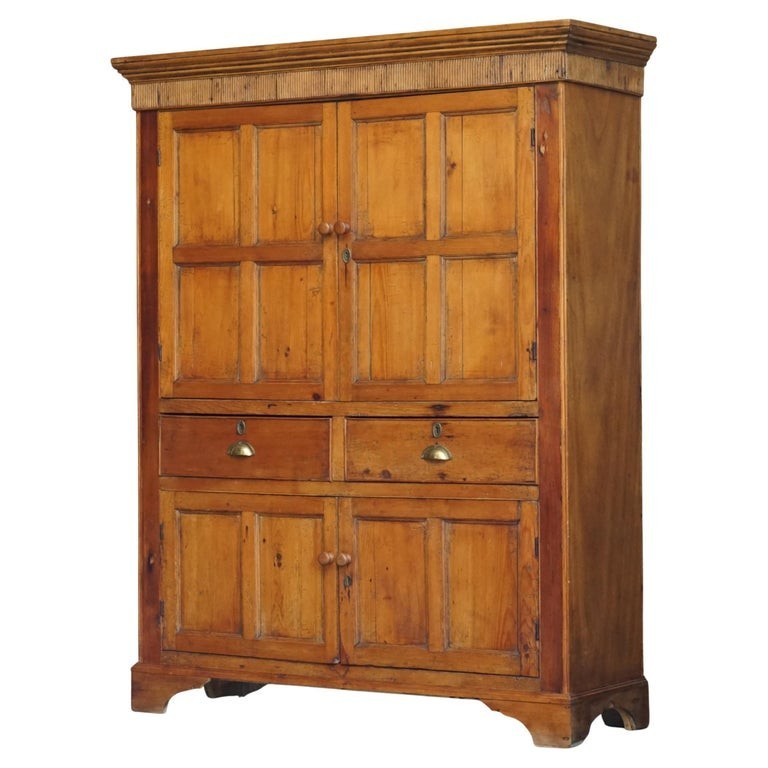 PERFECTLY-FORMED-ANTIQUE-GEORGIAN-CIRCA-1780-PANELLED-PINE-HOUSEKEEPERS-CUPBOARD-177526106054
