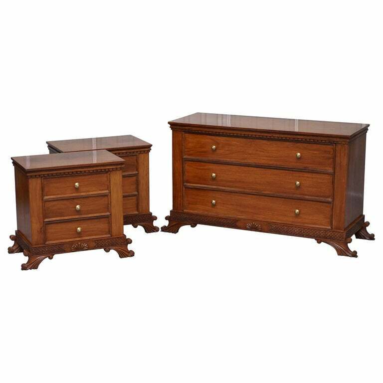 STUNNING SUITE OF PANELLED MAHOGANY CHESTS OF DRAWERS ORNATELY CARVED BASES